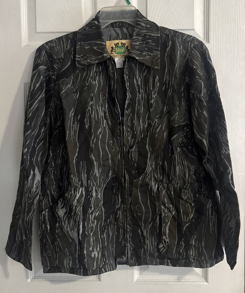 Vintage 70s/80s Camouflage Green Tiger Stripe Hunting Jacket Brand By Ideal (M)